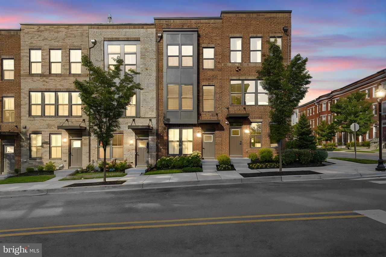 1834 Park Ave - Photo 2 of 23