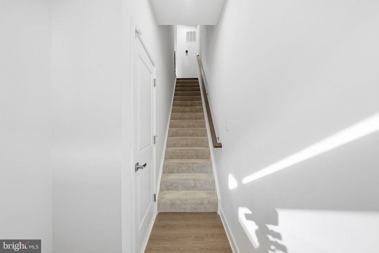 1834 Park Ave - Photo 3 of 23
