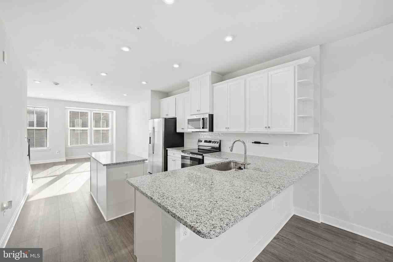 1834 Park Ave - Photo 4 of 23