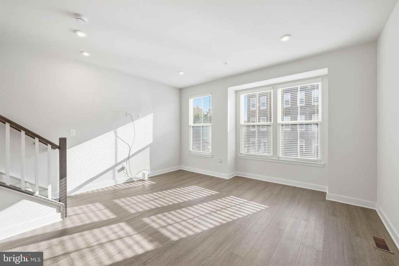1834 Park Ave - Photo 7 of 23