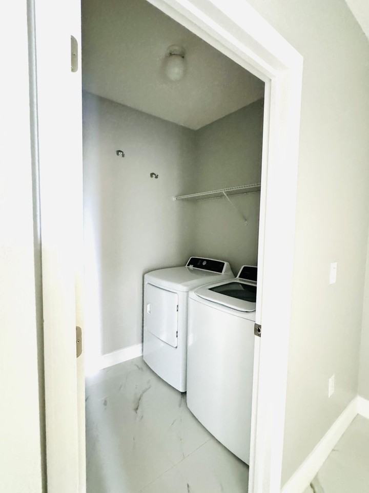 2251 Garfield Dr Sw - Photo 2 of 25