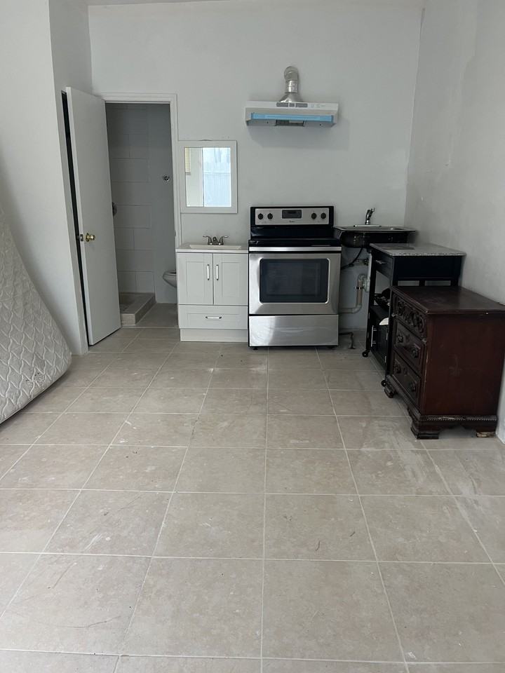 1125 Nw 144th St - Photo 5 of 10