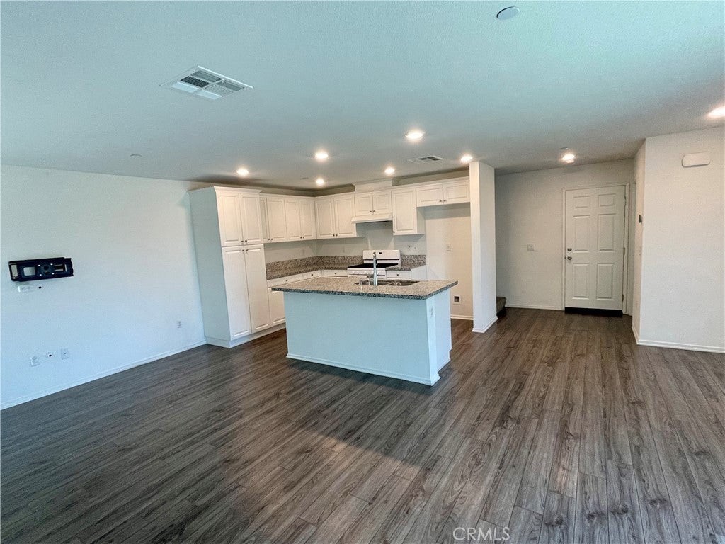 7155 Citrus Ave - Photo 3 of 20