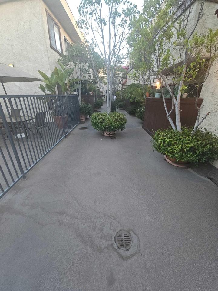 Magnolia Blvd - Photo 5 of 40
