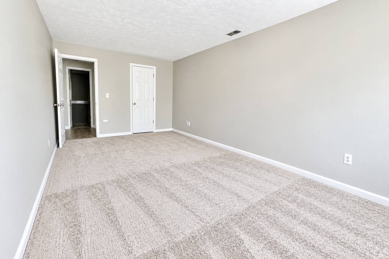 1616 MOUNT ROYAL BOULEVARDAPT 302 #302 - Photo 3 of 8