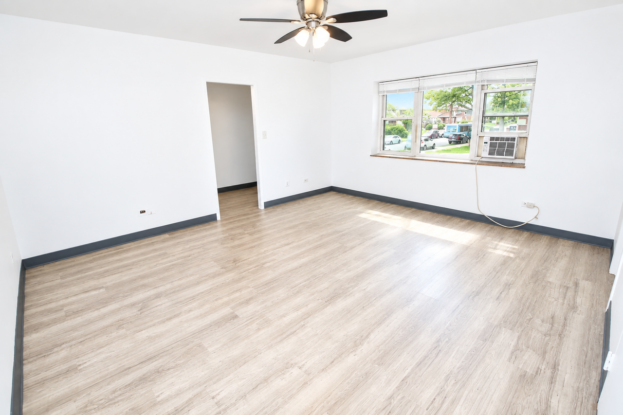 909 California AvenueApt. 202 #202 - Photo 2 of 7