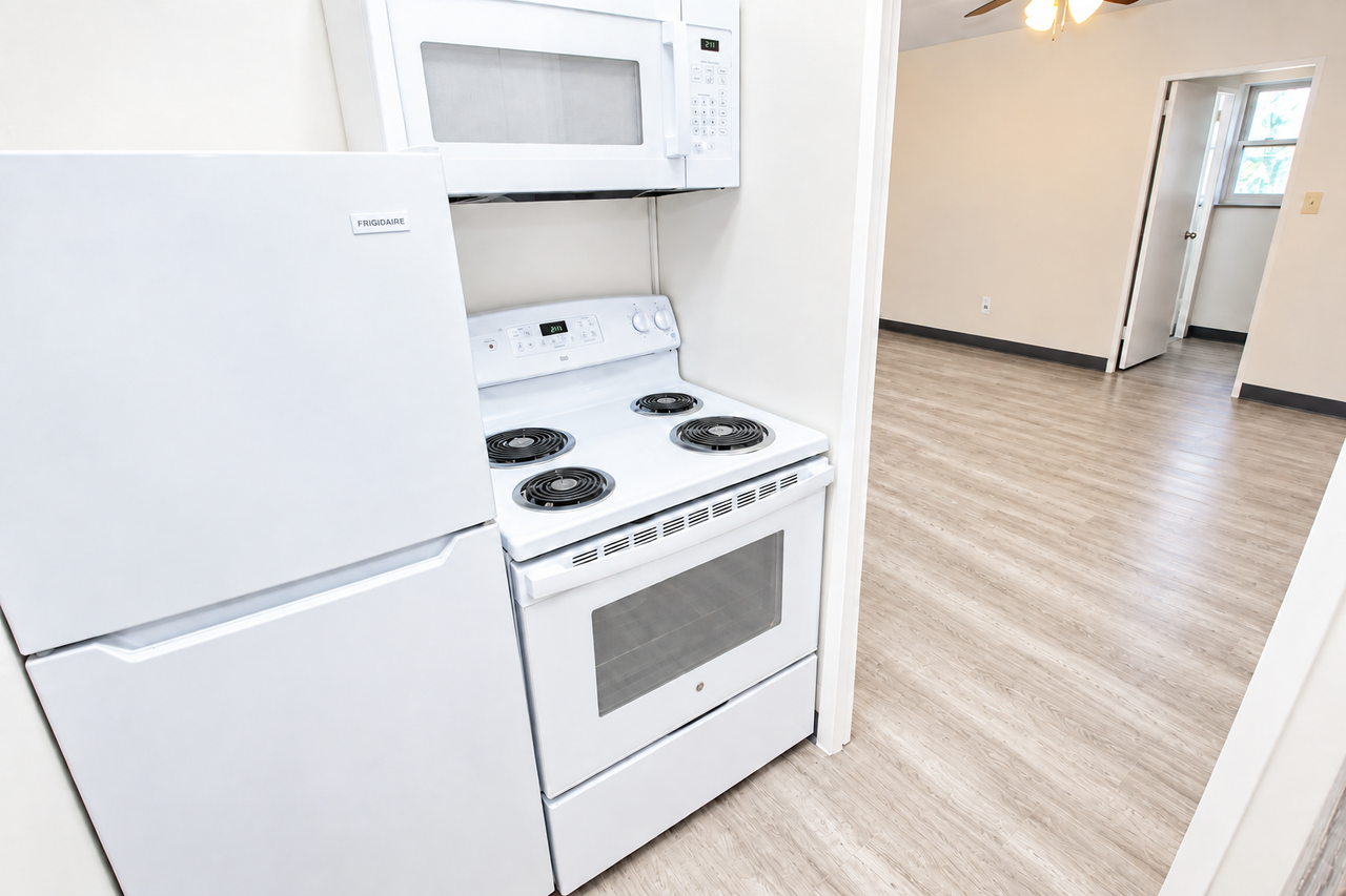 909 California AvenueApt. 202 #202 - Photo 4 of 7