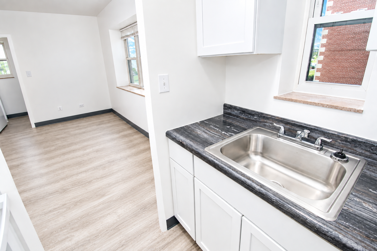 909 California AvenueApt. 202 #202 - Photo 5 of 7