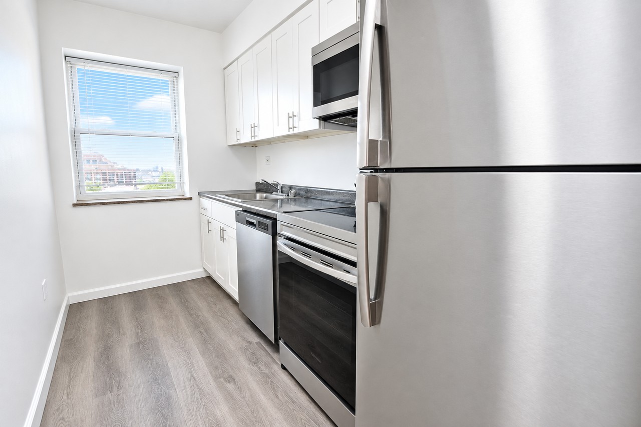 909 California AvenueApt. 208 #208 - Photo 4 of 11