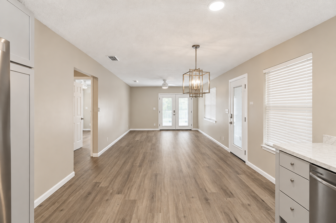 45 Warwick Dr #1 - Photo 5 of 21