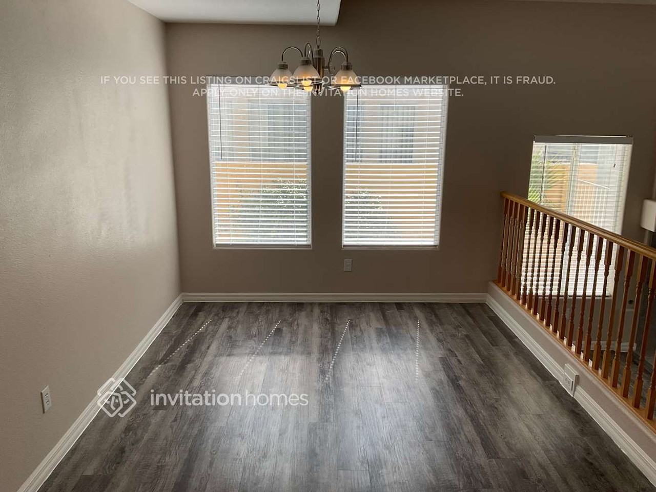7805 Robinglen Ave - Photo 5 of 22
