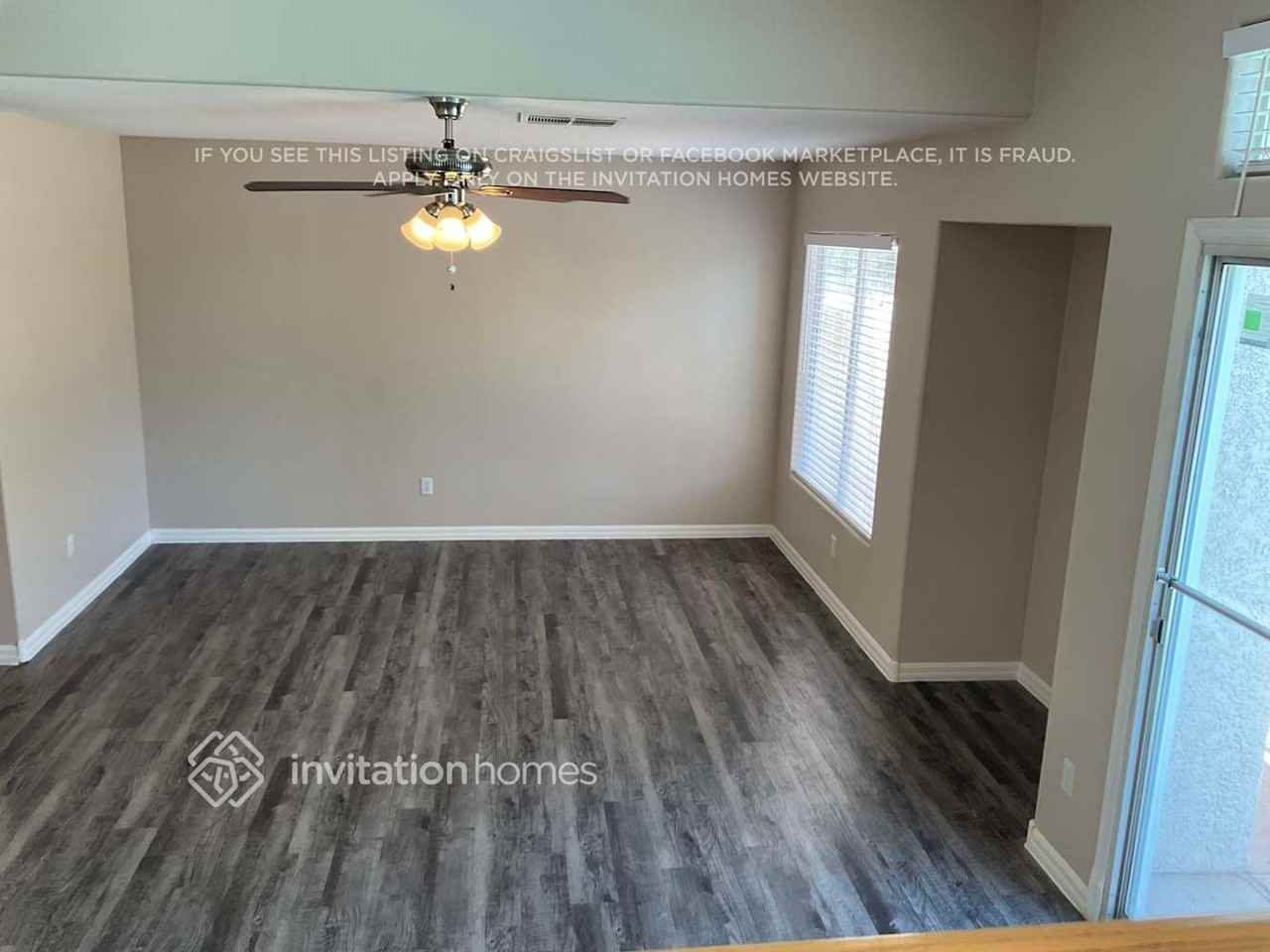 7805 Robinglen Ave - Photo 6 of 22