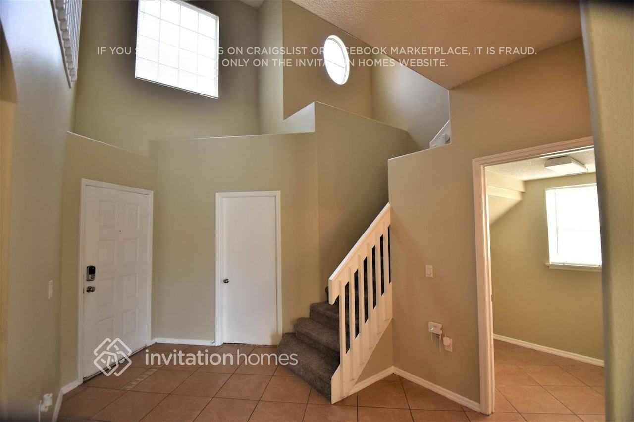 1815 Meadow Pond Way - Photo 3 of 16