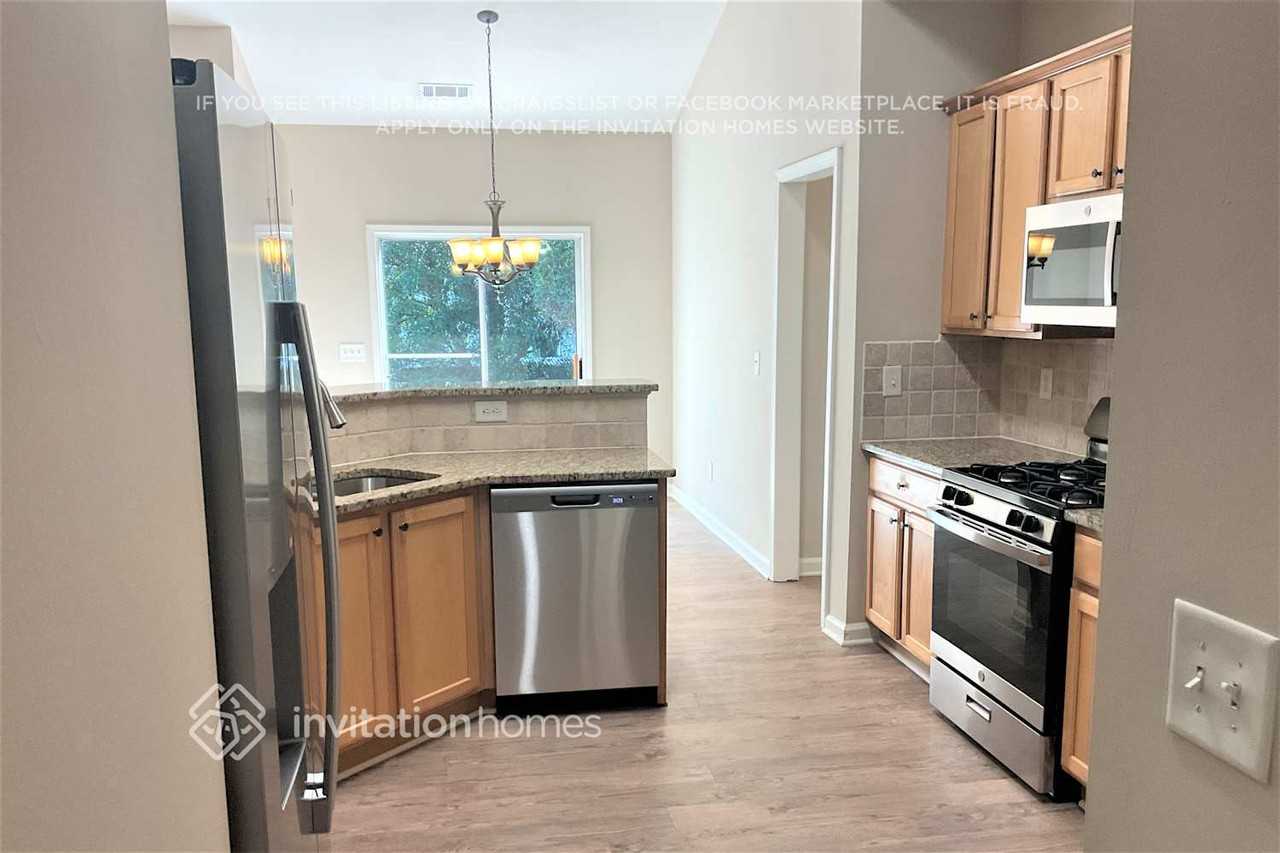 3961 Triton Ives Dr - Photo 4 of 16