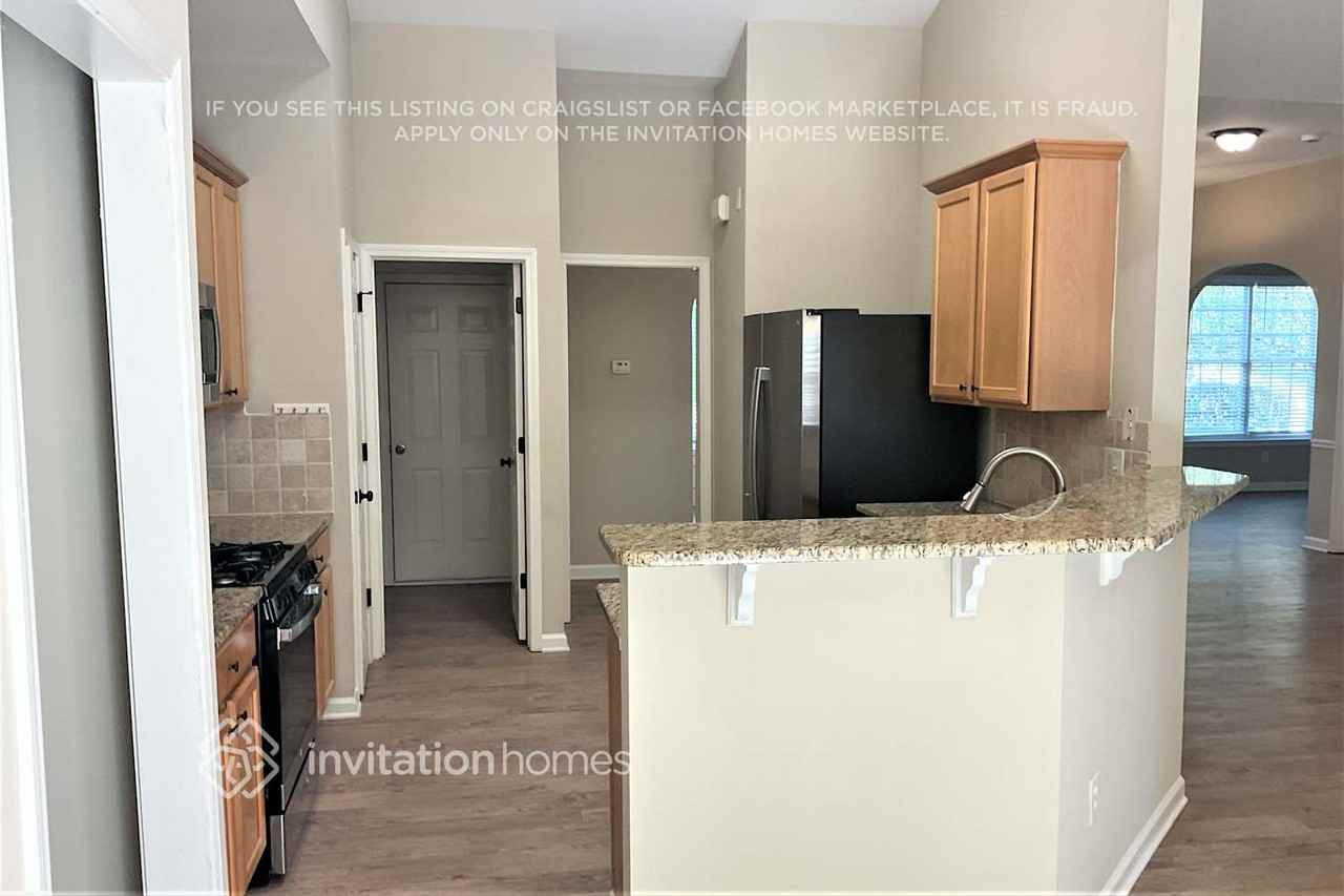3961 Triton Ives Dr - Photo 5 of 16