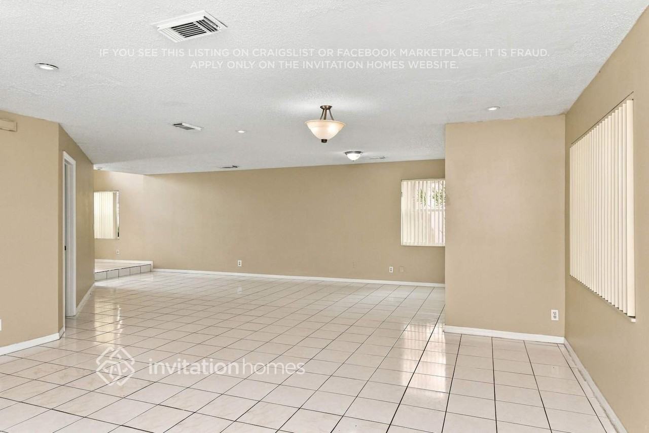 4400 Sw 82nd Way - Photo 4 of 18