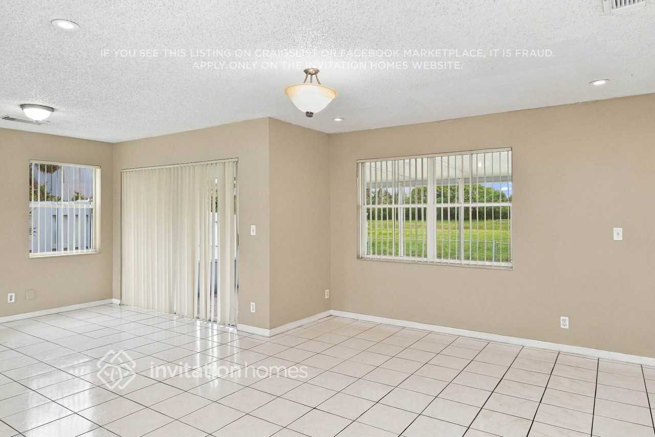 4400 Sw 82nd Way - Photo 5 of 18