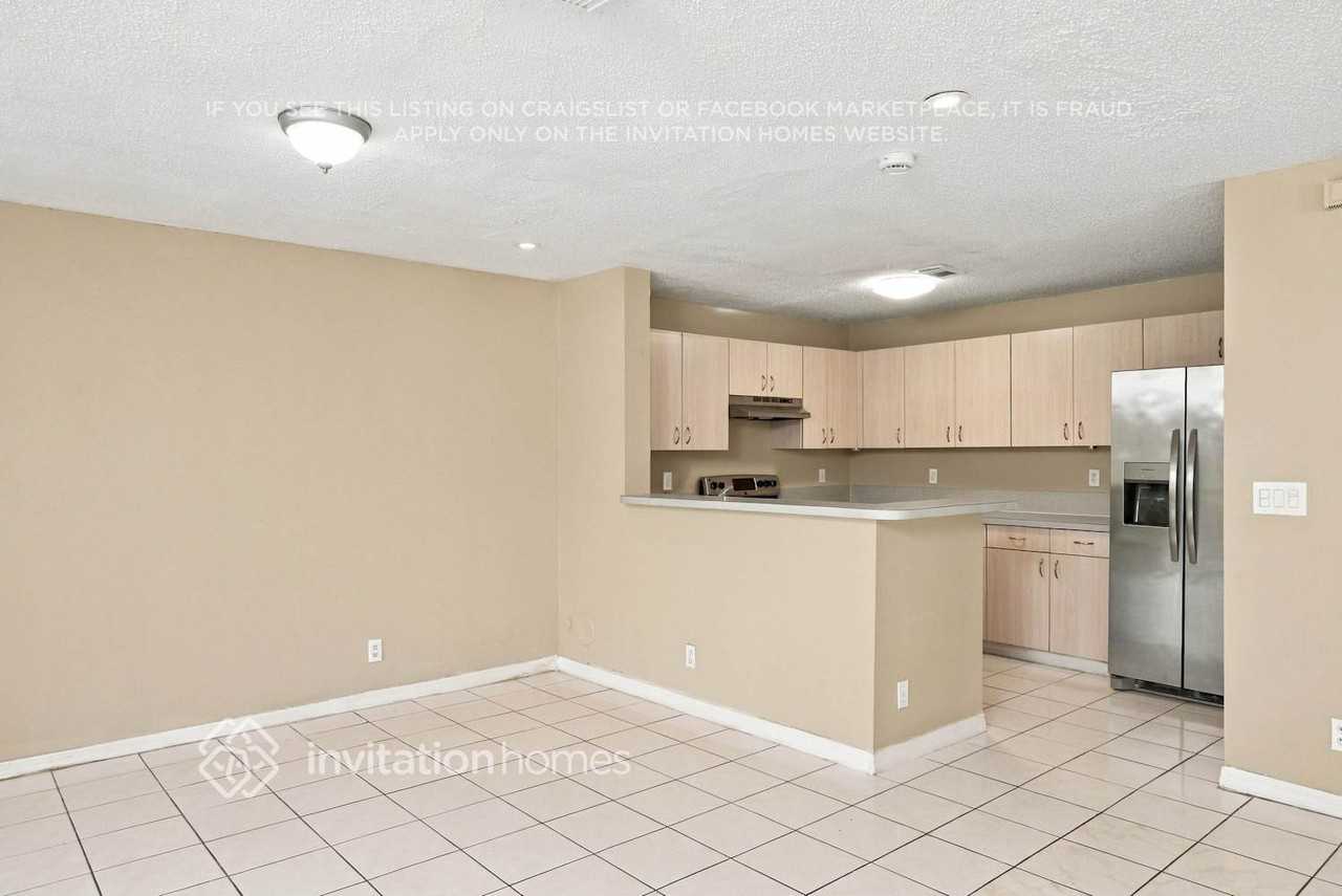 4400 Sw 82nd Way - Photo 7 of 18