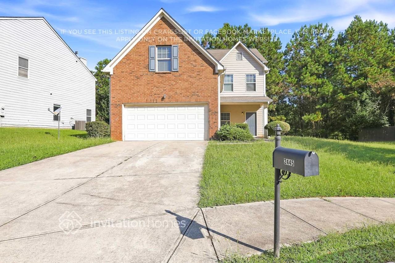 2445 Valley Creek Dr - Photo 3 of 18