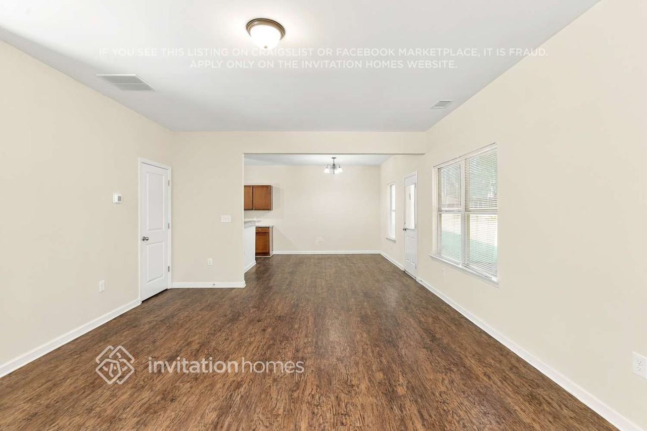 2445 Valley Creek Dr - Photo 6 of 18