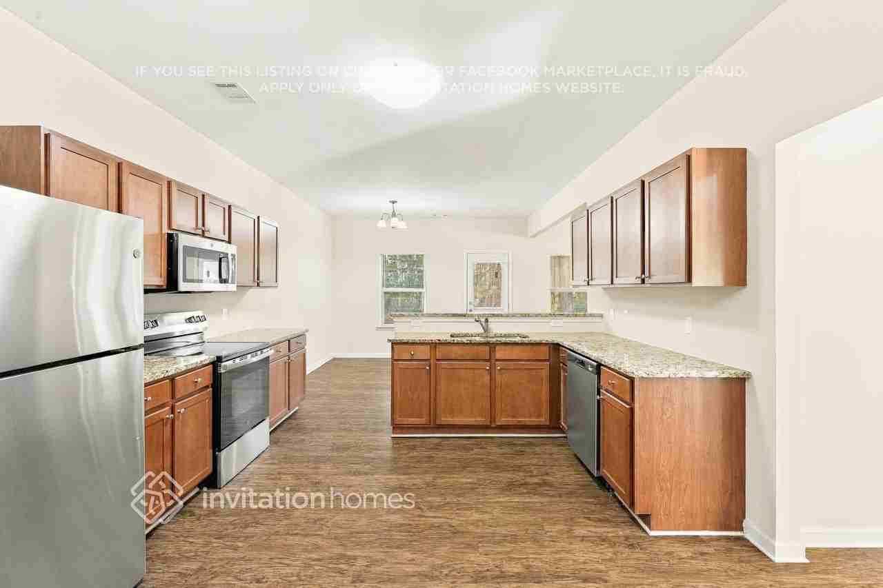 2445 Valley Creek Dr - Photo 7 of 18