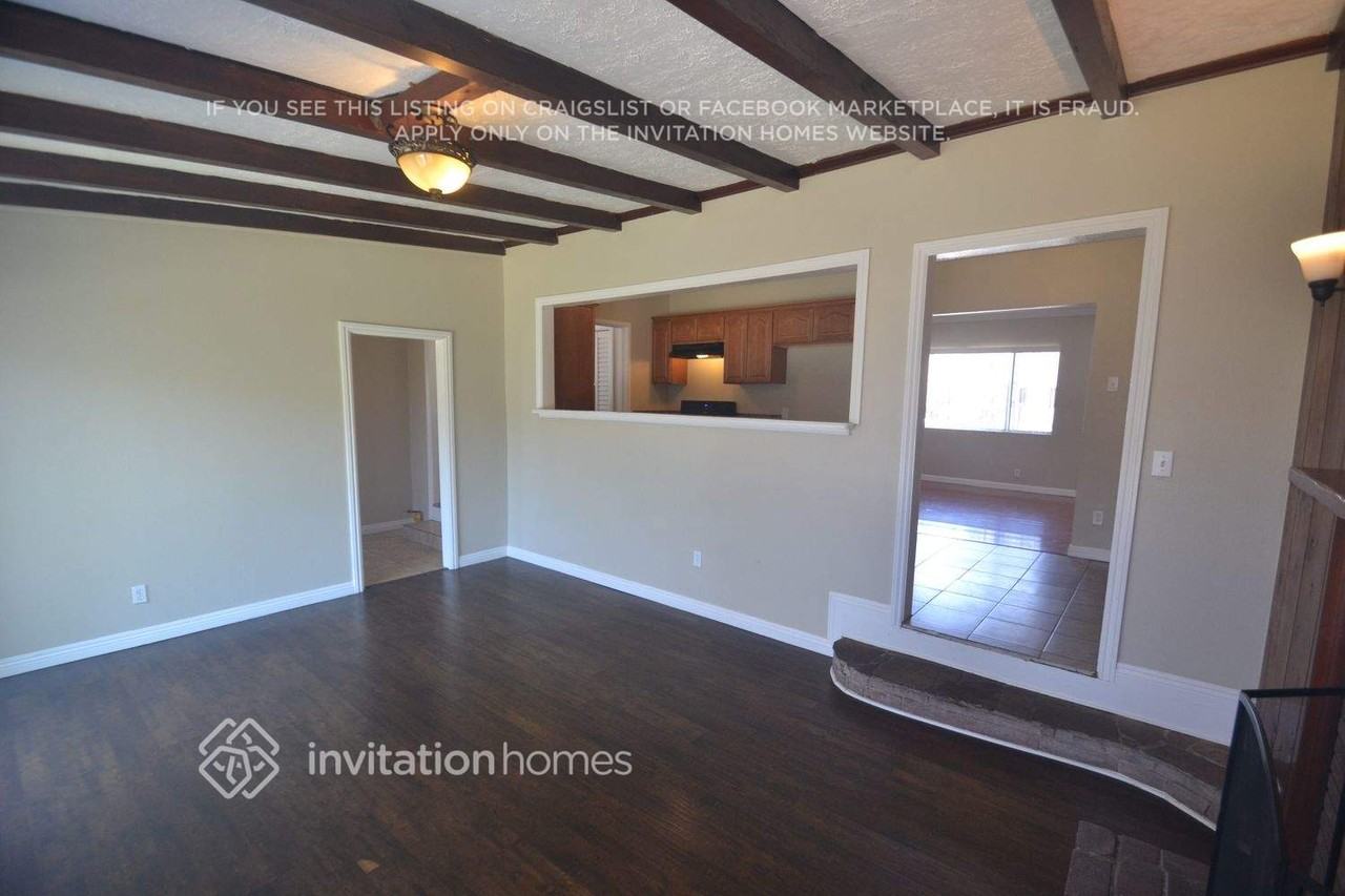10307 Doty Ave - Photo 4 of 13