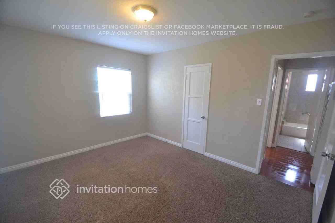 10307 Doty Ave - Photo 6 of 13