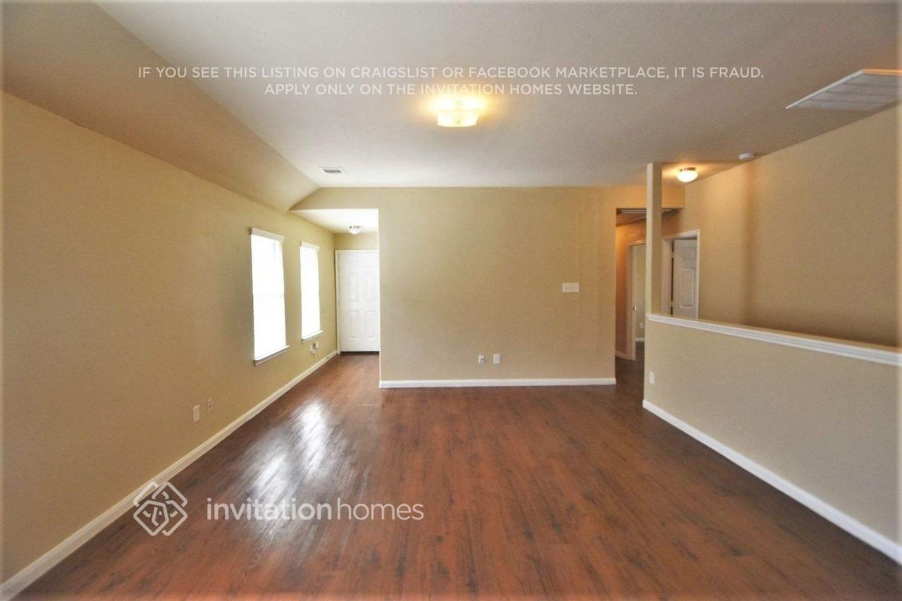 18810 N Lyford Dr - Photo 4 of 9