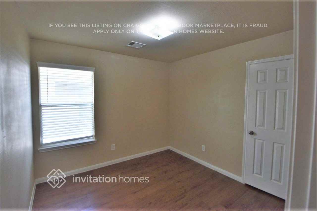 18810 N Lyford Dr - Photo 6 of 9