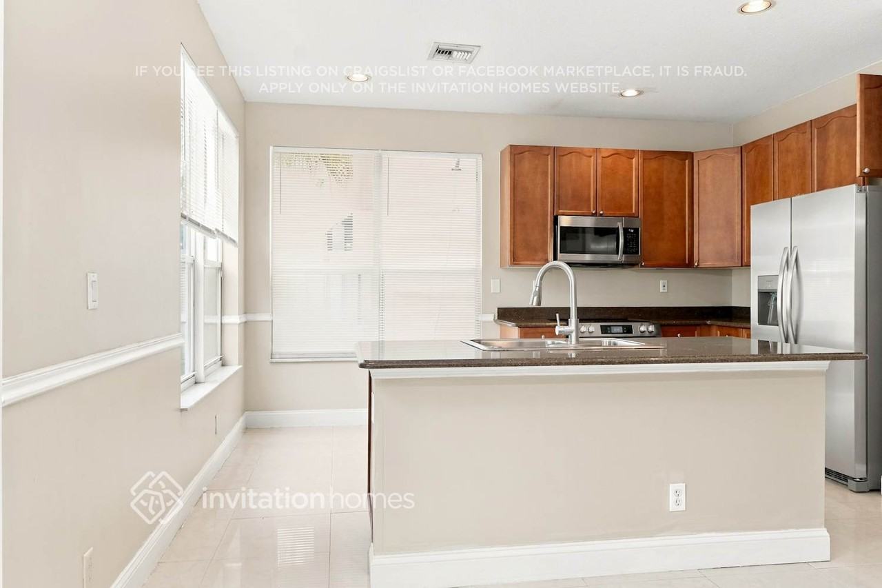 4238 Lake Tahoe Cir - Photo 7 of 18