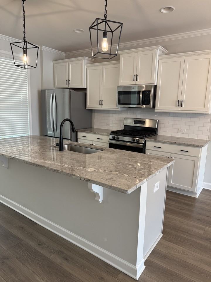 704 Carraway Garden Dr #1 - Photo 5 of 31