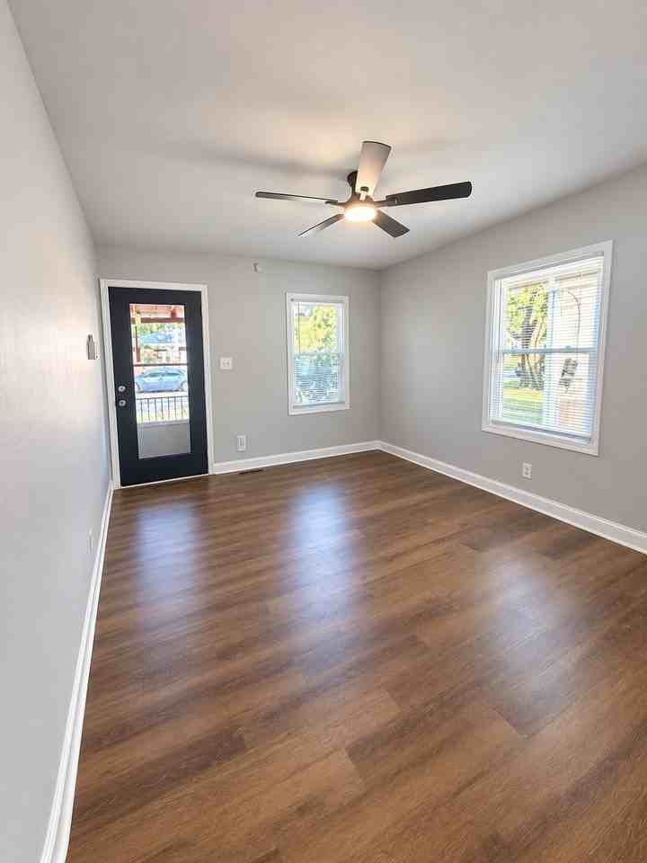 4411 Gatewood Ave #1 - Photo 3 of 14