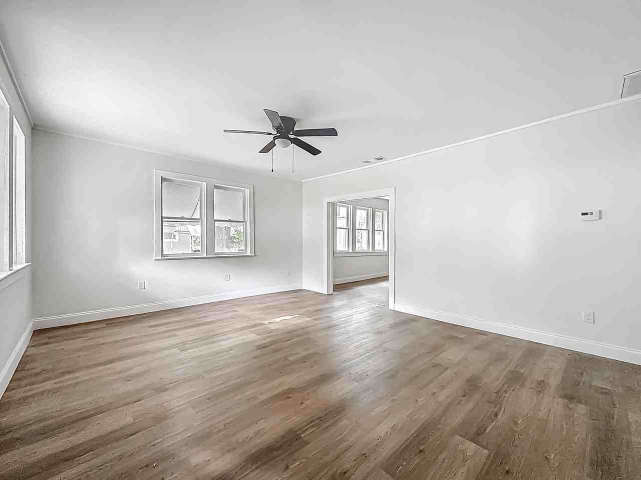 3358 Broadway Ave #1 - Photo 5 of 33