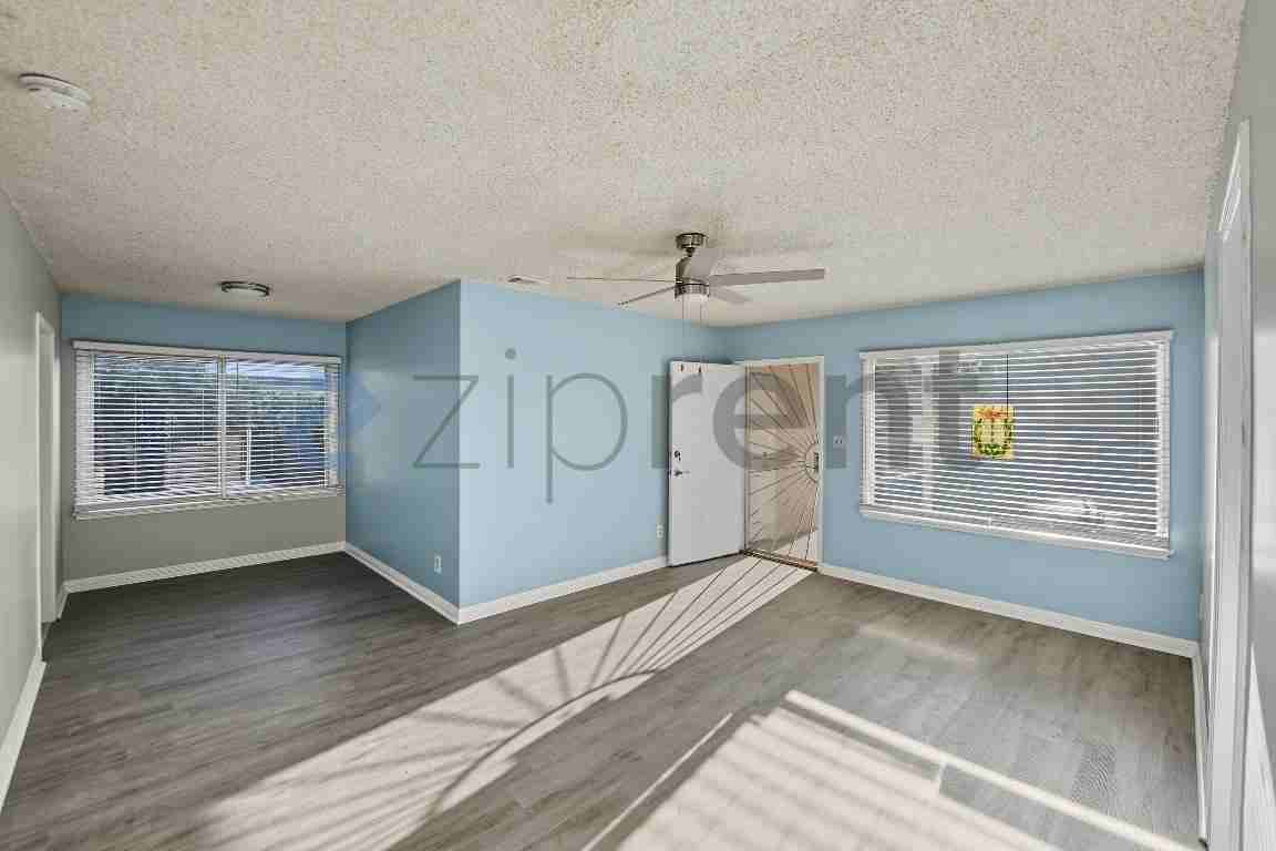 292 N Allen Ave - Photo 5 of 22
