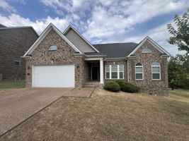 featured image of 447 Warren Hill Dr #1