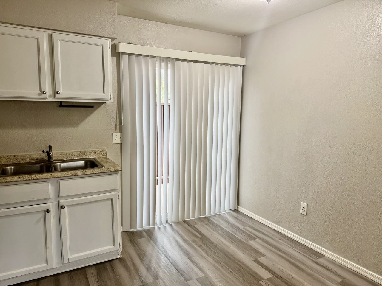 2645 N Alvernon Way #1 - Photo 3 of 26