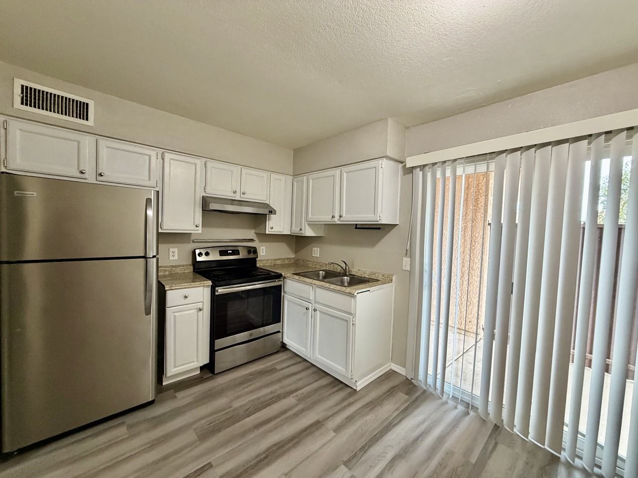2645 N Alvernon Way #1 - Photo 4 of 26