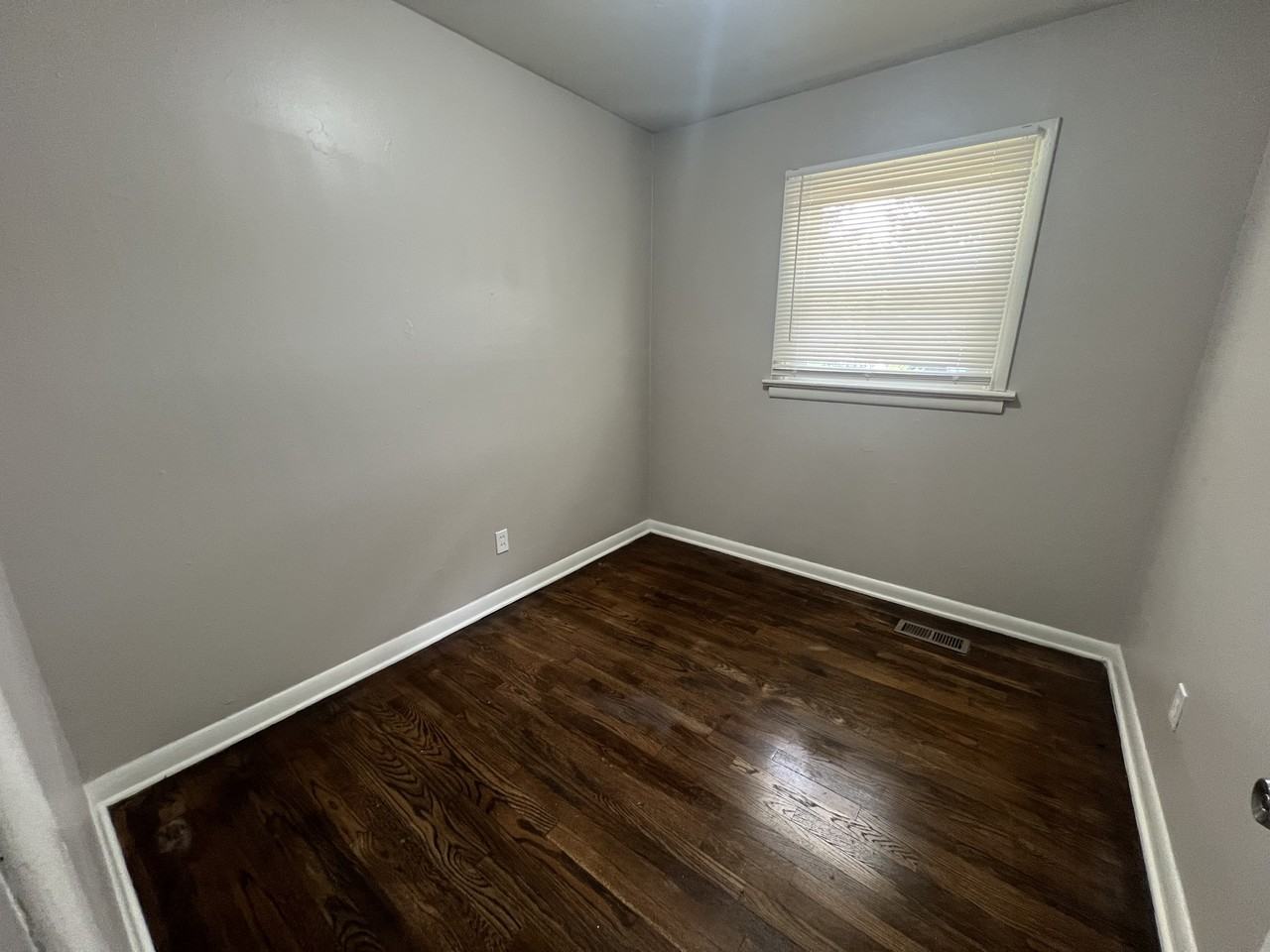 117 Bayview Dr #1 - Photo 2 of 18