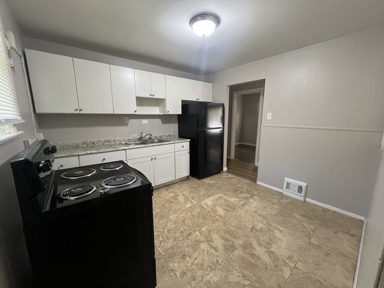 117 Bayview Dr #1 - Photo 5 of 18