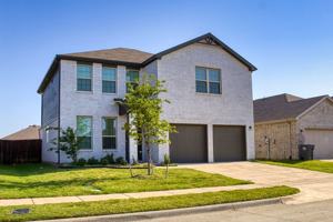 featured image of 944 Ravenwood Lane