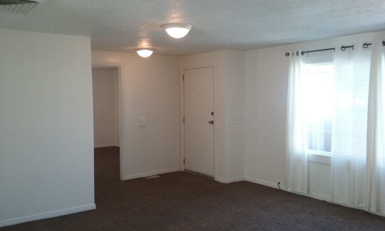1347 1347 West 570 North Street - Photo 2 of 11