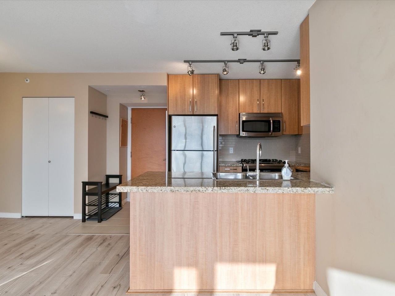 651 Nootka Way - Photo 4 of 18