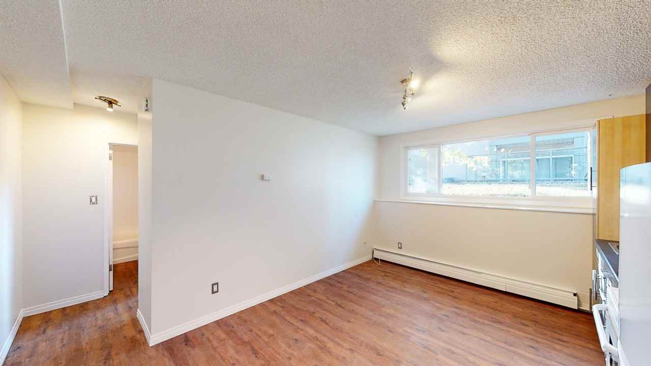 607 67 Ave Sw - Photo 6 of 13