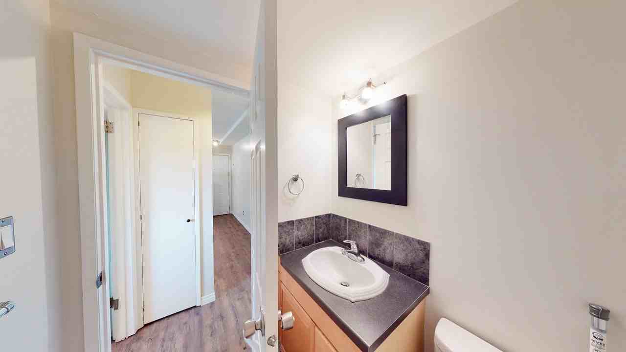 607 67 Ave Sw - Photo 7 of 13