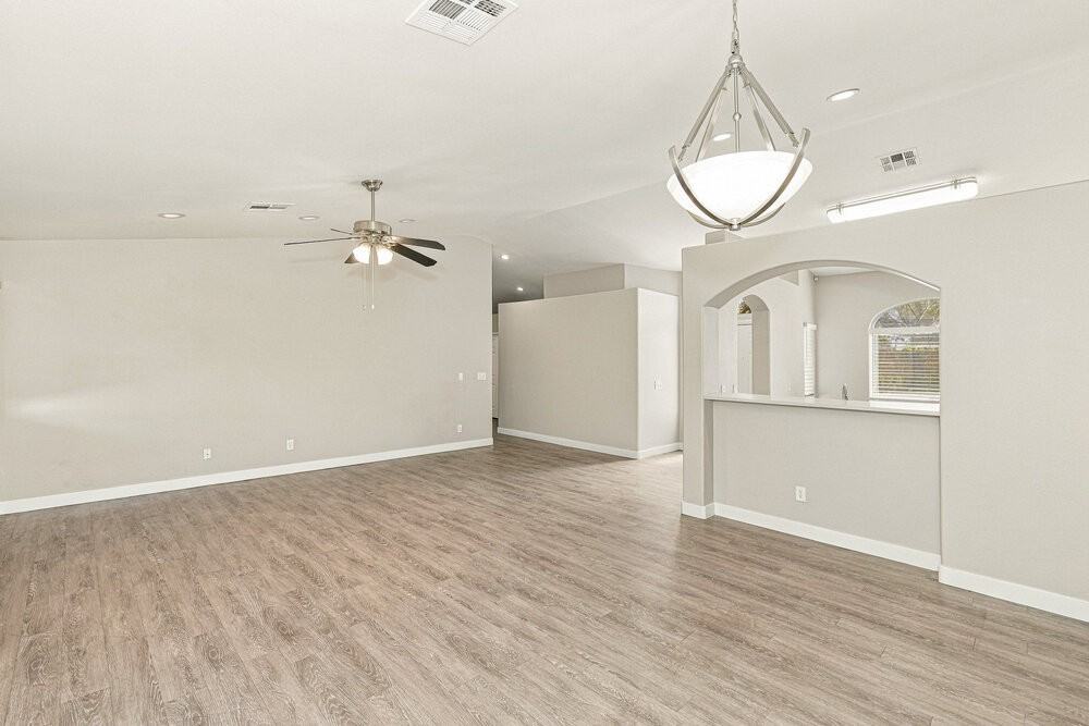 922 Strider Dr - Photo 7 of 16