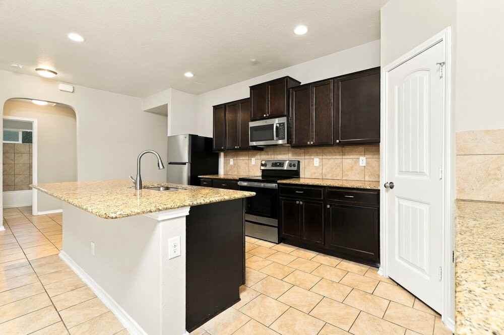 5714 Goliad Blf - Photo 7 of 16