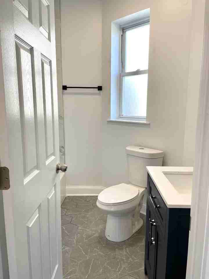 9647 S Forest Ave - Photo 3 of 10