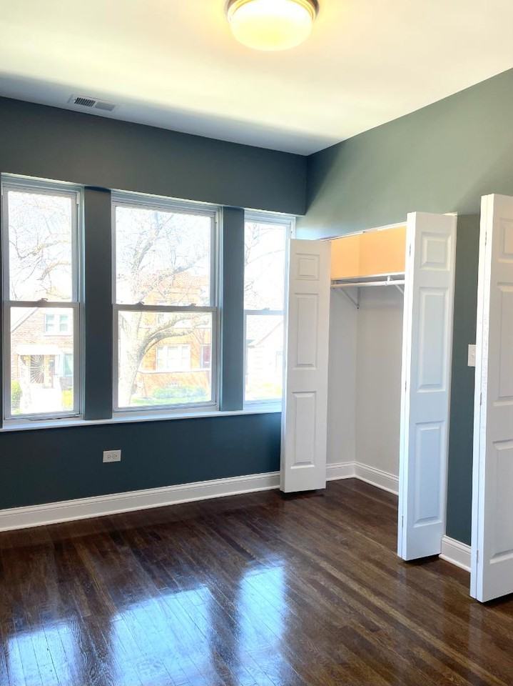 9647 S Forest Ave - Photo 7 of 10