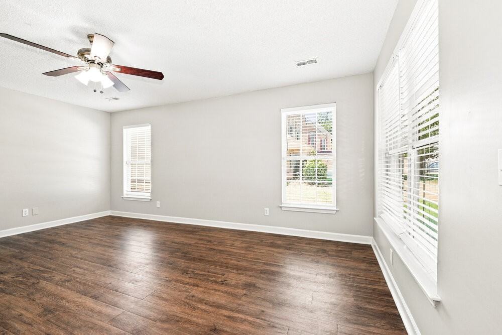 4941 Hopewood Ln - Photo 5 of 17
