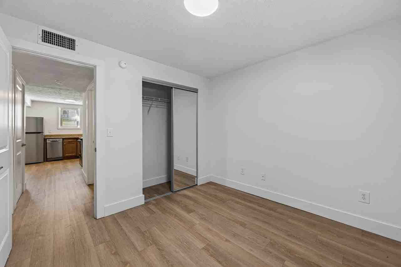 400-402 S Henderson St - Photo 6 of 11
